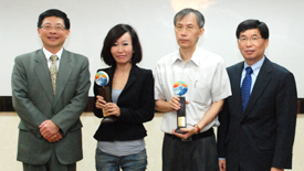獲獎教授為臺大管理學院臺大財金系教授陳聖賢及臺大資管系教授黃明蕙。